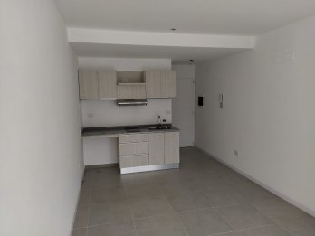 ALQUILAMOS MONOAMBIENTE CON COCHERA Calle Malvina 276