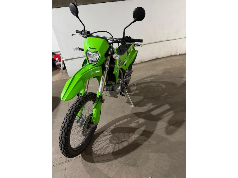 VENDO KLX 300 2025 CON 2000 KM