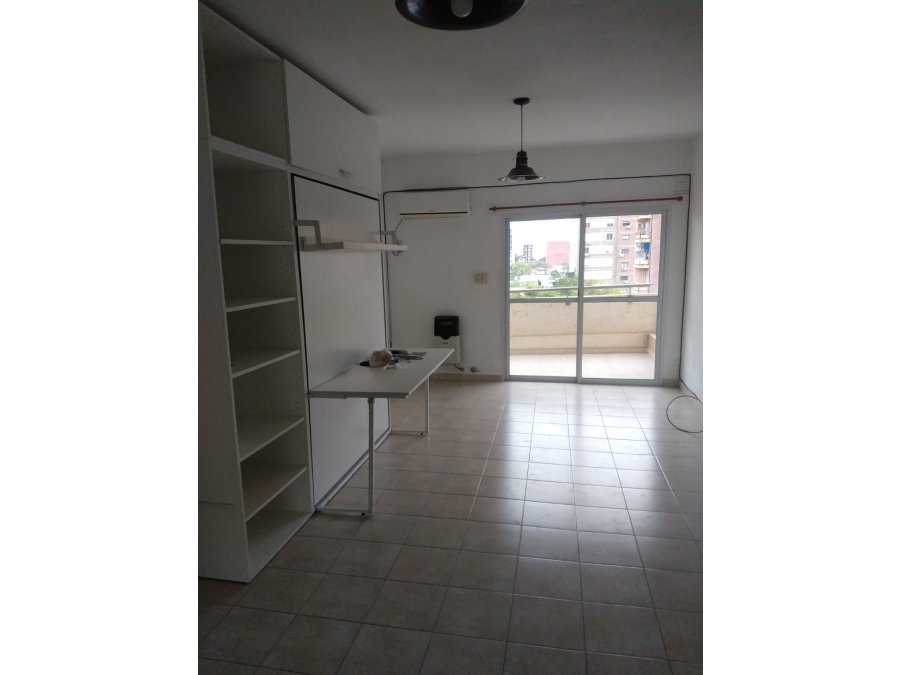 Alquilo monoambiente semiamoblado céntrico