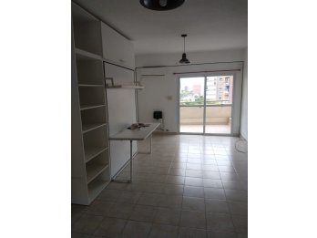 Alquilo monoambiente semiamoblado céntrico