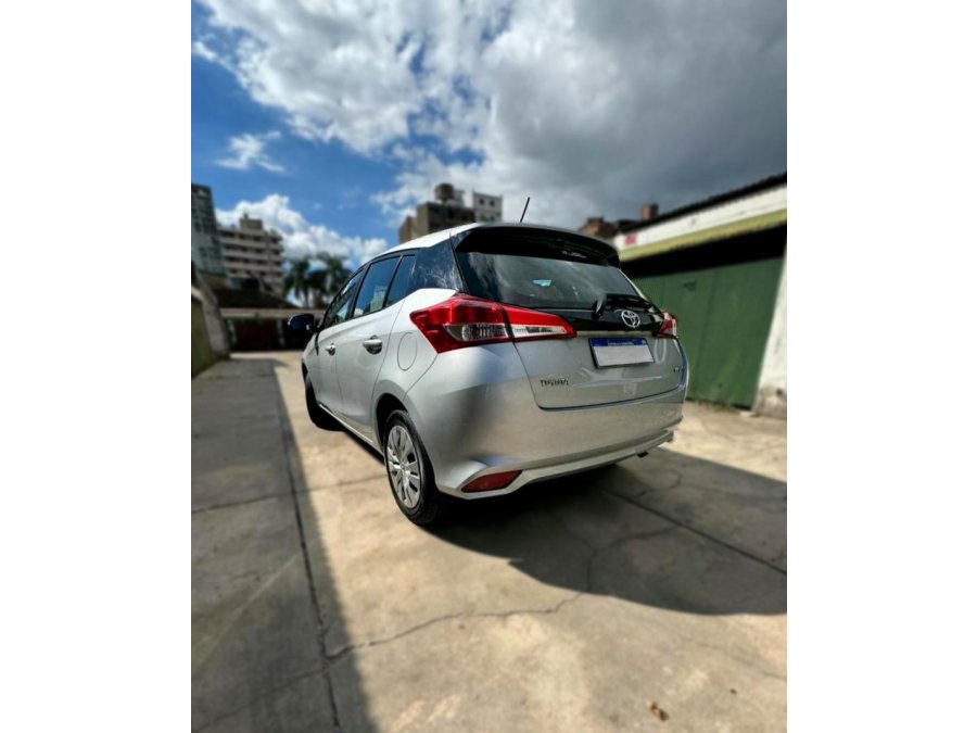 TOYOTA YARIS 1.5 XS M/T  AÑO 2.024