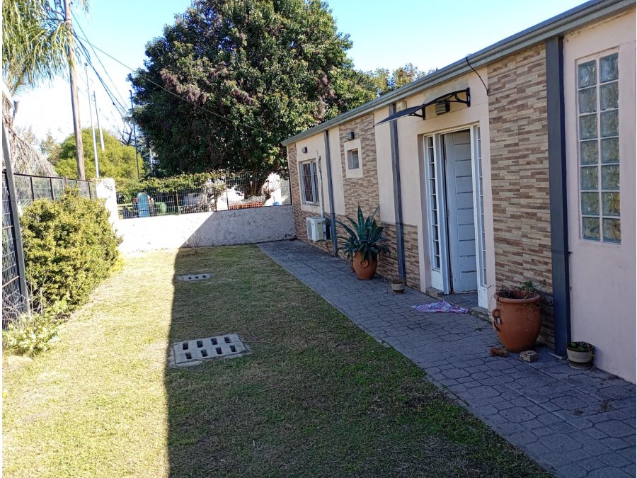 GRAN CASA EN SAUCE MONTRULL RN12