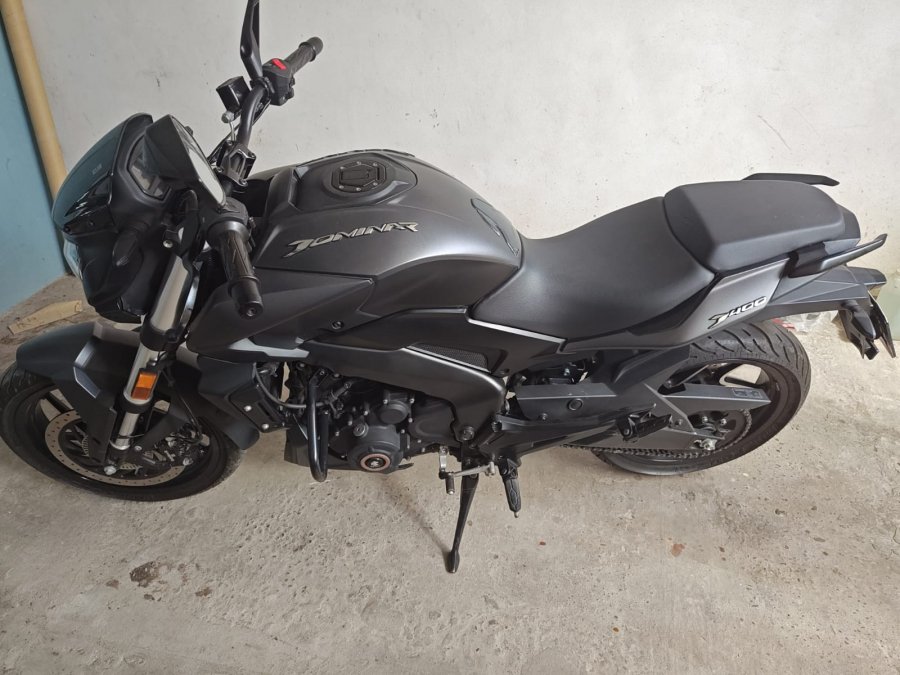 Dominar 400