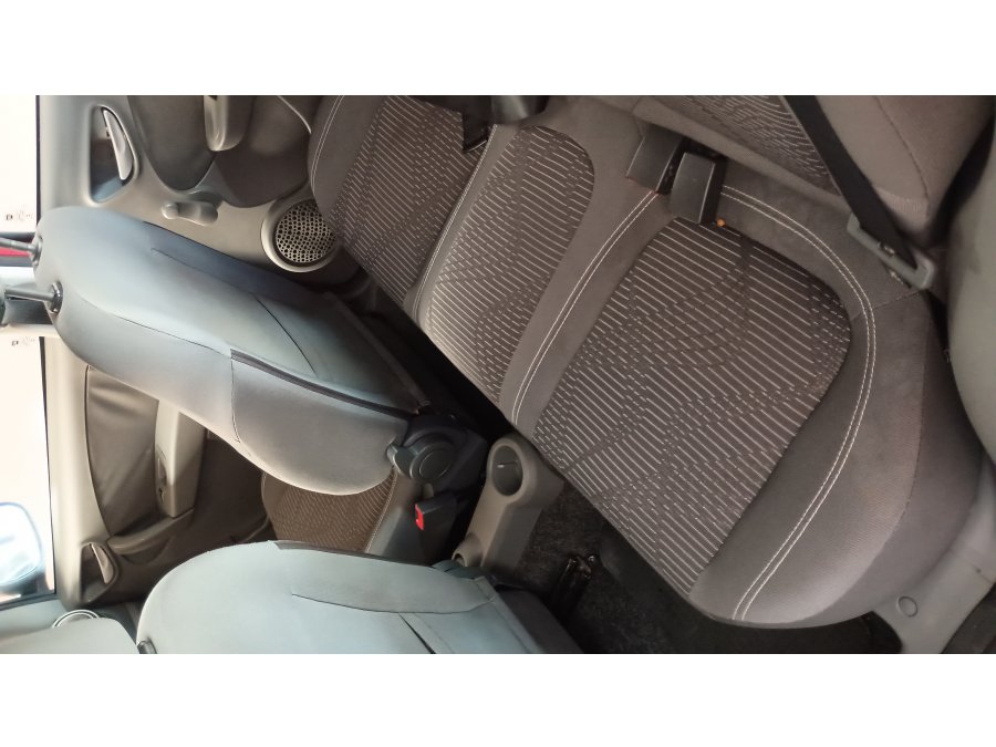 Fiat Palio Attractive 2014 | 123.146 km | Cubiertas Nuevas |