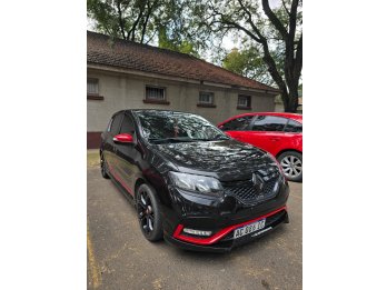 Sandero R.S. 2.0