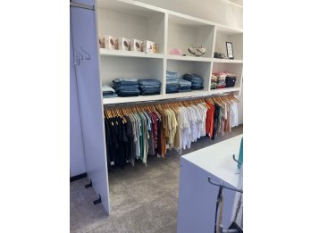 vendo fondo de comercio indumentaria y accesorios femenina