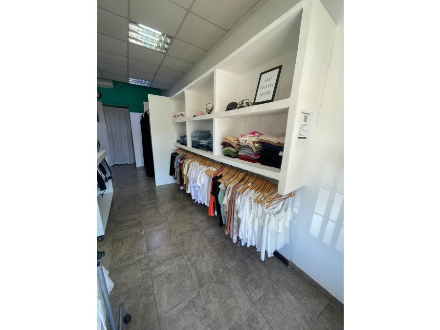 vendo fondo de comercio indumentaria y accesorios femenina