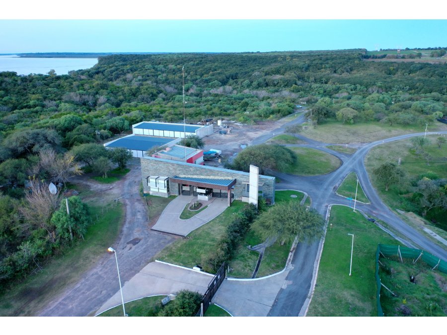Terreno en venta en barrio privado Puerto Barrancas - UF434