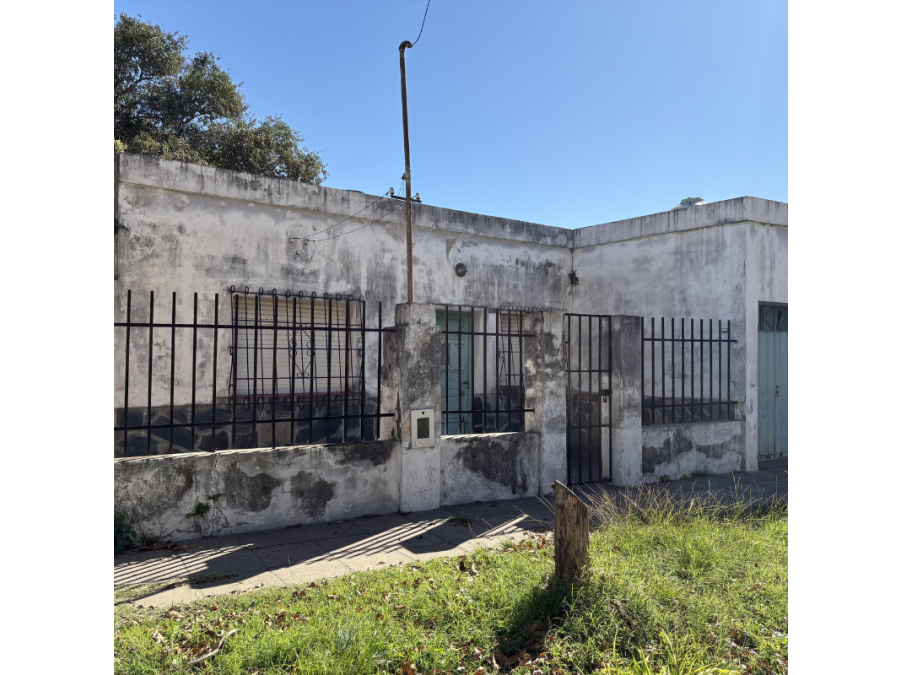 VENDE: Casa a reciclar, calle Los talas
