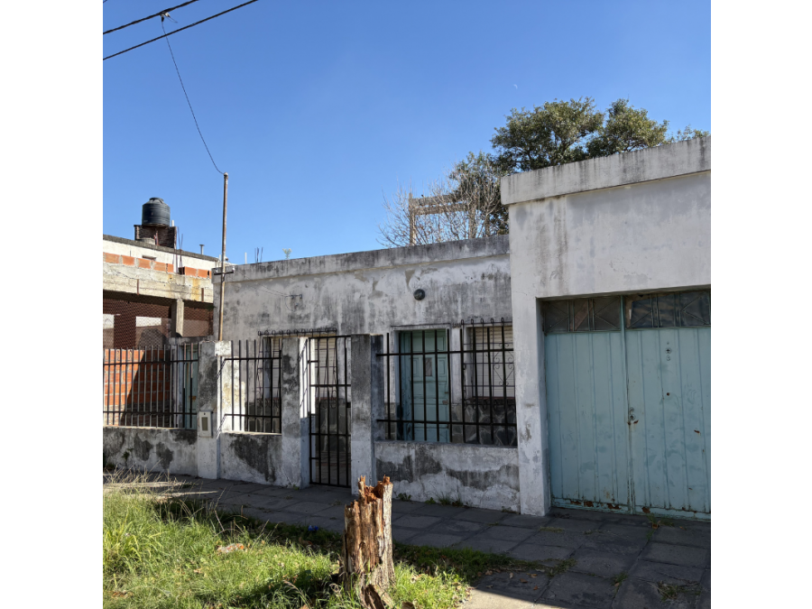 VENDE: Casa a reciclar, calle Los talas