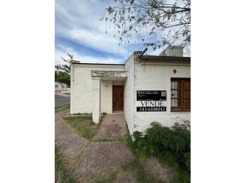 VENDE CASA A REFACCIONAR ZONA PARACAO - HOSPITAL BAXADA