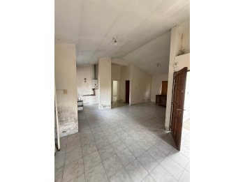 VENDE CASA A REFACCIONAR ZONA PARACAO - HOSPITAL BAXADA