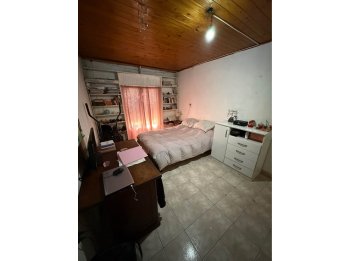 VENDE CASA EN PH ZONA ALMAFUERTE Y ALEJANDRO CARBO