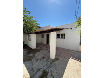 VENDE CASA INTERNA DENTRO DE BULEVARES