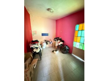 VENDE CASA DENTRO DE BULEVARES - A REFACCIONAR / REFUNCIONAL