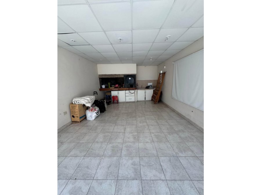 VENDE AMPLIA CASA DE 3 DORMITORIOS ZONA CLUB ESTUDIANTES