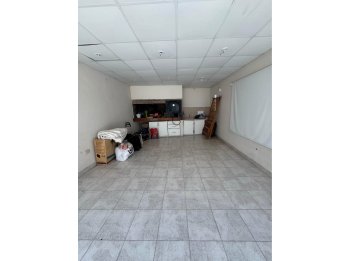VENDE AMPLIA CASA DE 3 DORMITORIOS ZONA CLUB ESTUDIANTES