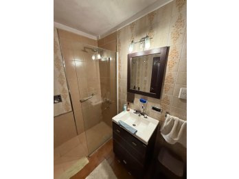 VENDE CASA CÉNTRICA - APTA CRÉDITO