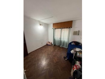 VENDE CASA CÉNTRICA - APTA CRÉDITO