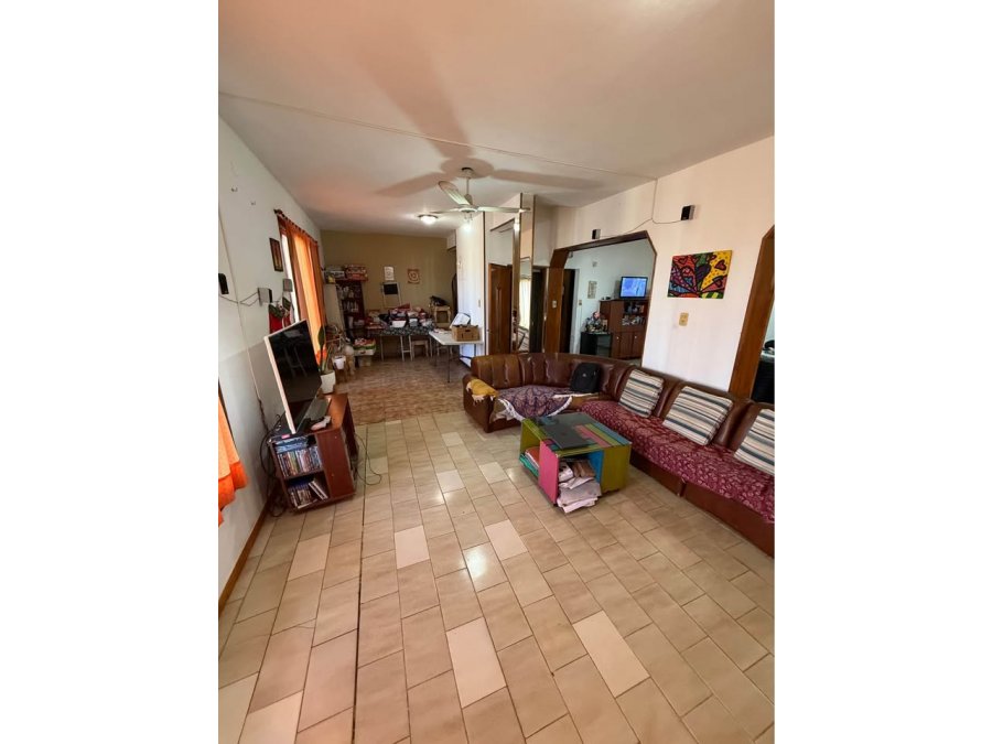 VENDE CASA EN ESQUINA – ZONA PARACAO (CON ASCENSOR)