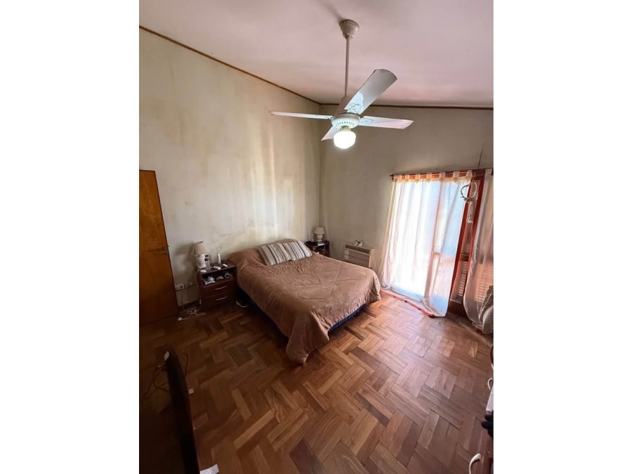 VENDE CASA EN ESQUINA – ZONA PARACAO (CON ASCENSOR)