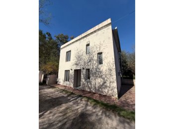 VENDE CASA DE 3 DORMITORIOS EN LA TOMA VIEJA
