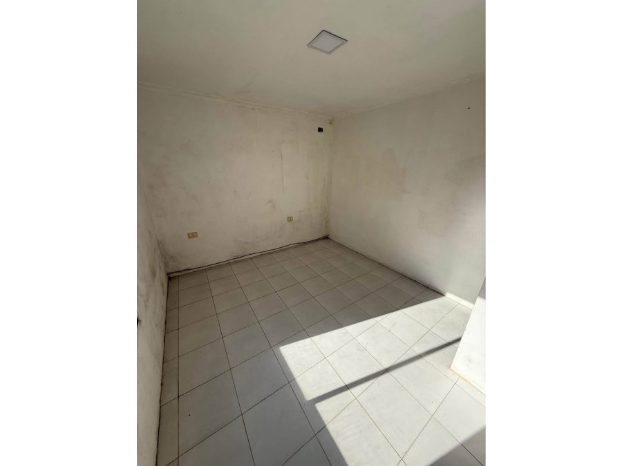 VENDE CASA DE 3 DORMITORIOS EN LA TOMA VIEJA