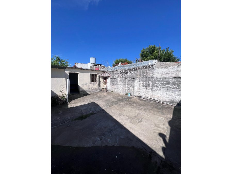 VENDE CASA A REFACCIONAR ZONA NORTE - ESC. DE POLICÍA