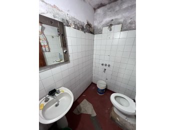 VENDE CASA A REFACCIONAR ZONA NORTE - ESC. DE POLICÍA