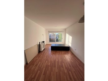 VENDE CASA DE 4 DORMITORIOS - COCHERA DOBLE Y PILETA
