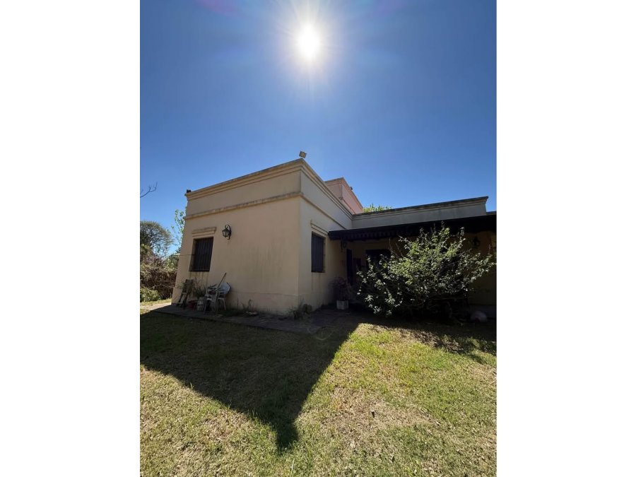 VENDE CASA CON AMPLIO TERRENO EN LA TOMA VIEJA