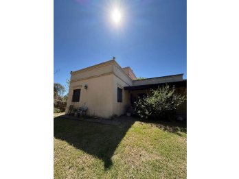 VENDE CASA CON AMPLIO TERRENO EN LA TOMA VIEJA