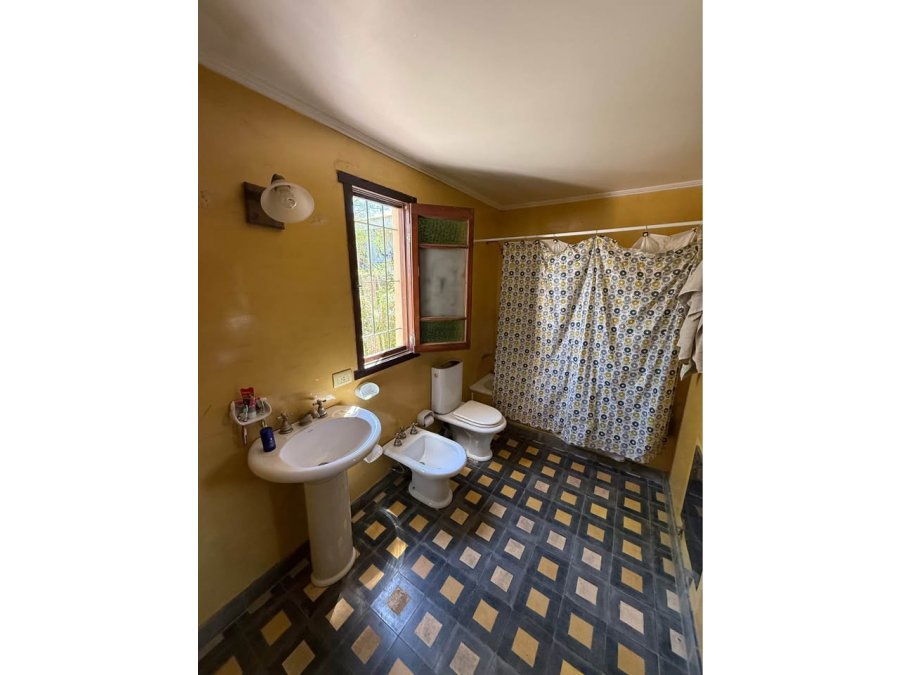VENDE CASA CON AMPLIO TERRENO EN LA TOMA VIEJA