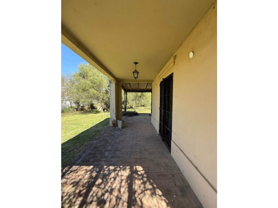 VENDE CASA CON AMPLIO TERRENO EN LA TOMA VIEJA