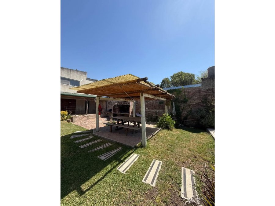 VENDE CASA EN LA TOMA VIEJA