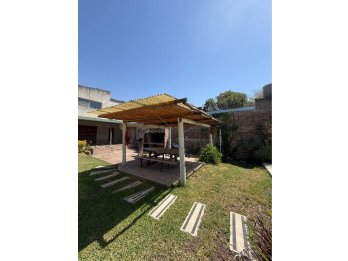 VENDE CASA EN LA TOMA VIEJA
