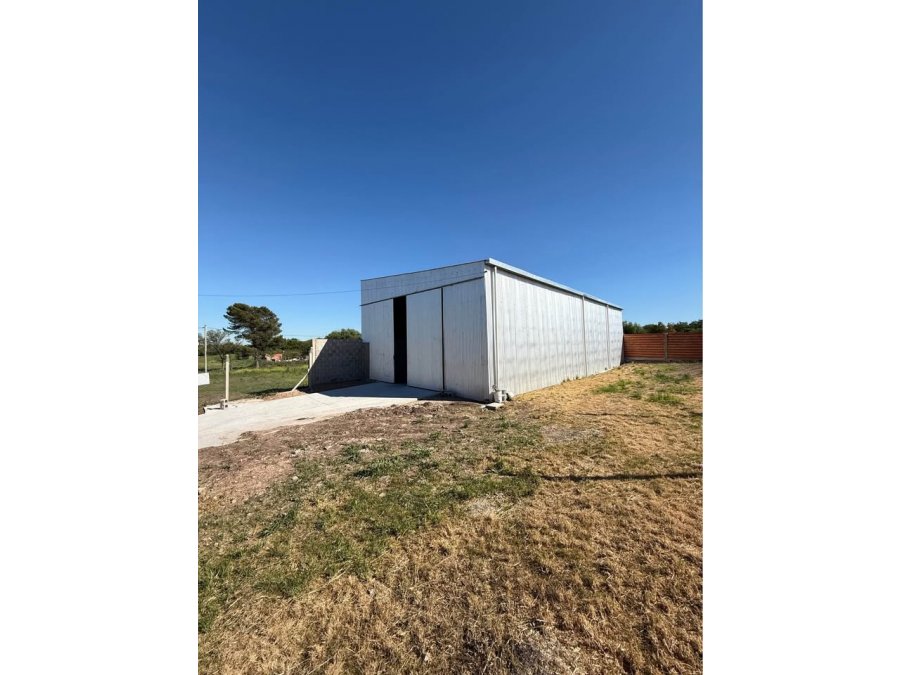 VENDE DOS (2) GALPONES DE 200M2