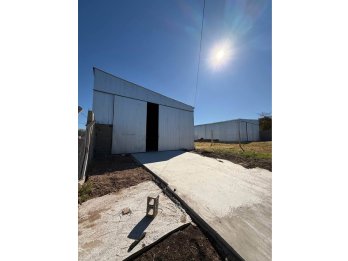 VENDE DOS (2) GALPONES DE 200M2