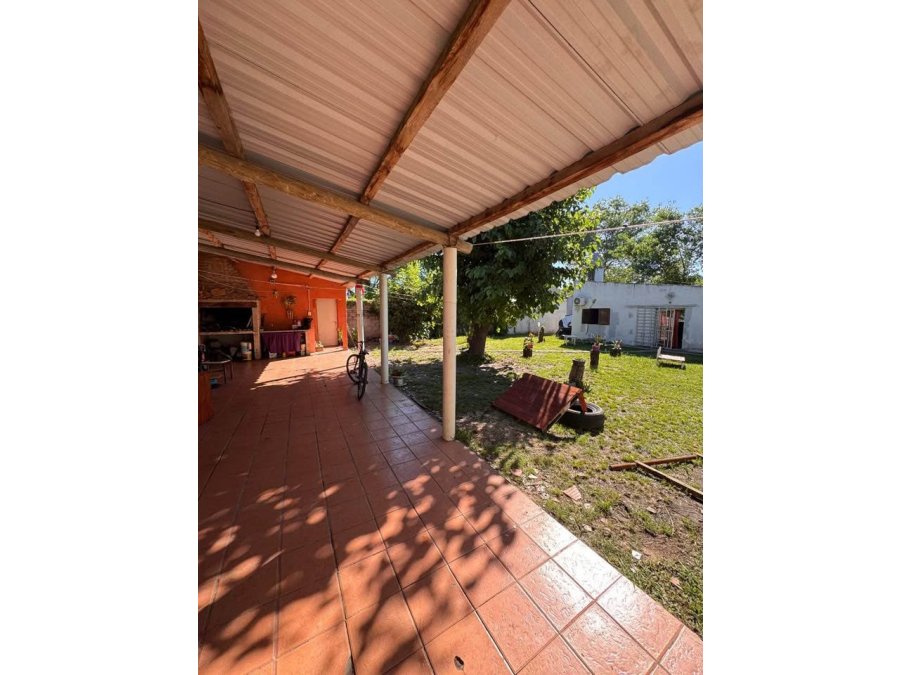 VENDE QUINTA EN BARRIO LAS ACACIAS