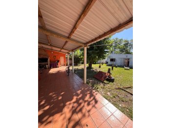 VENDE QUINTA EN BARRIO LAS ACACIAS