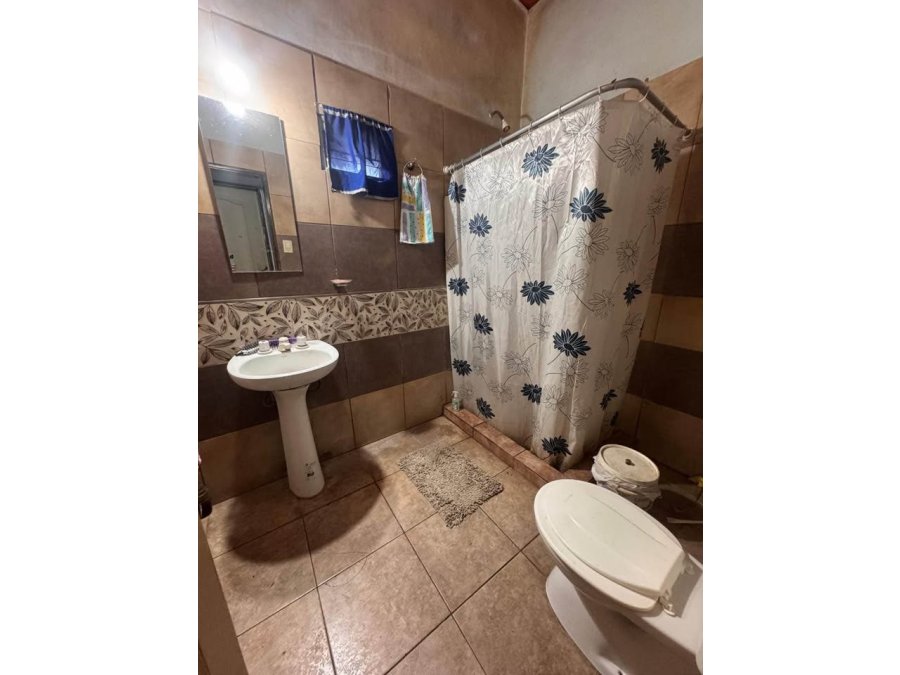 VENDE QUINTA EN BARRIO LAS ACACIAS