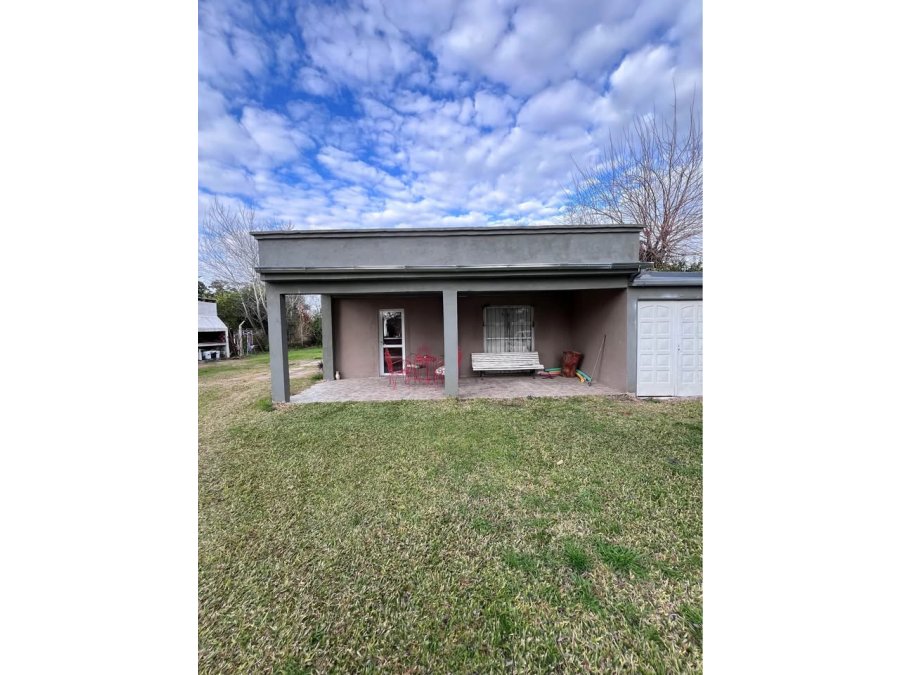 VENDE CASA - QUINTA CON AMPLIO TERRENO