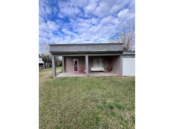 VENDE CASA - QUINTA CON AMPLIO TERRENO