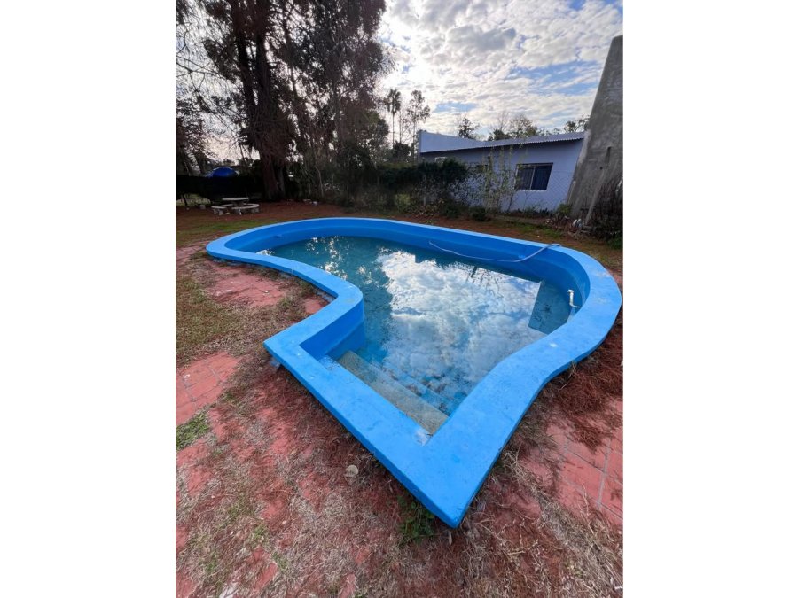 VENDE CASA - QUINTA CON AMPLIO TERRENO