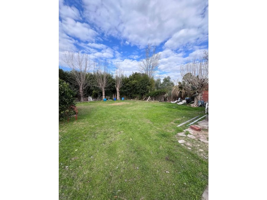 VENDE CASA - QUINTA CON AMPLIO TERRENO