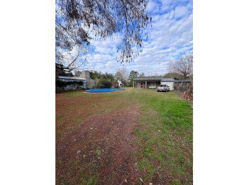 VENDE CASA - QUINTA CON AMPLIO TERRENO