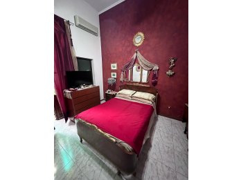 VENDE CASA CON PATIO EN EL CENTRO