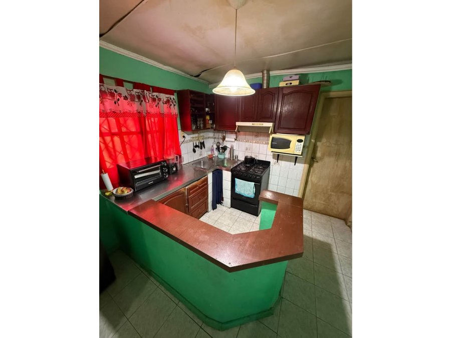 VENDE CASA CON QUINCHO Y PILETA