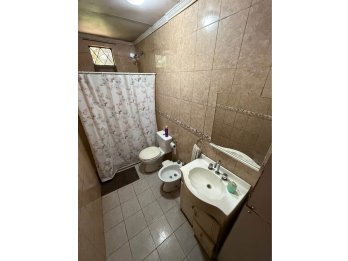 VENDE CASA CON QUINCHO Y PILETA