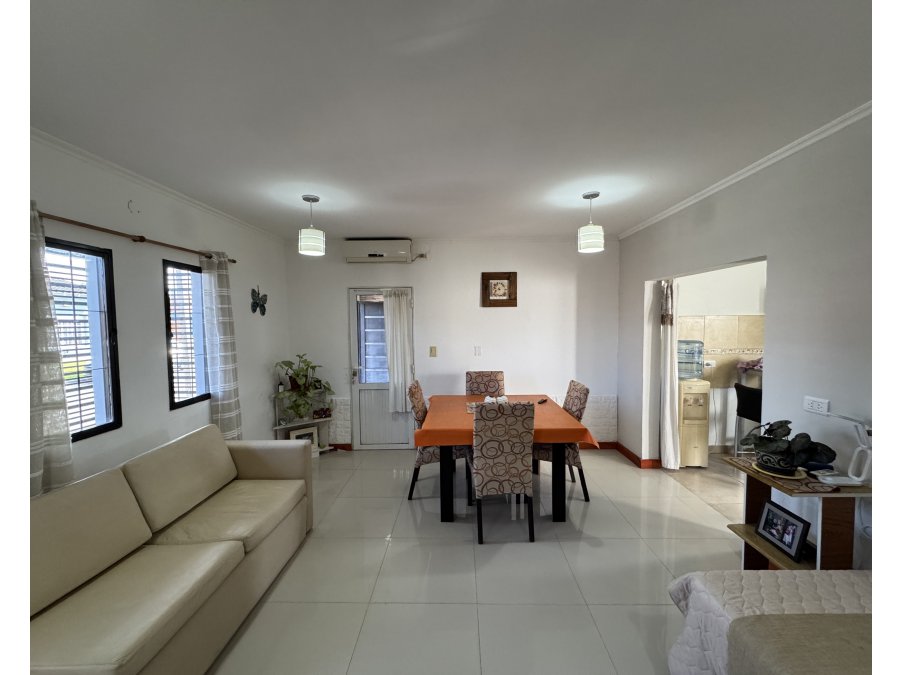 VENTA - CASA DE 3 DORMITORIOS + QUINCHO - ORO VERDE